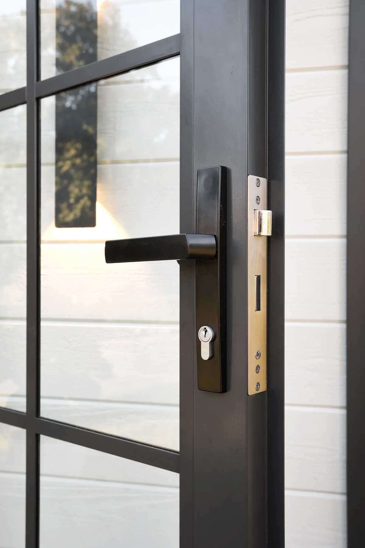 HAMILTON STUDIO 12’x8′ - Image 13