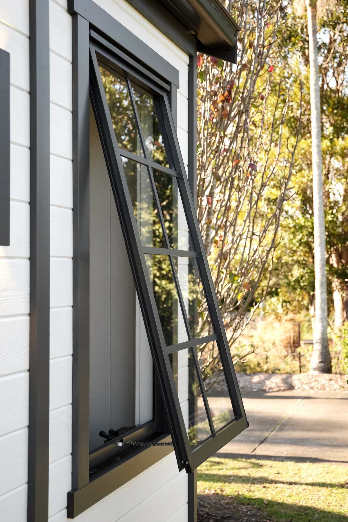 KENSINGTON STUDIO 12’x10′ - Image 13